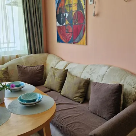 Aпартамент с две спални, кухня и хол Apartment